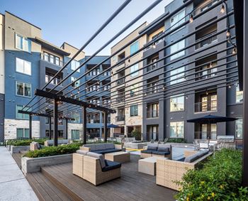 Aura Thirty2 New Apartments in Austin, Texas Sun Deck